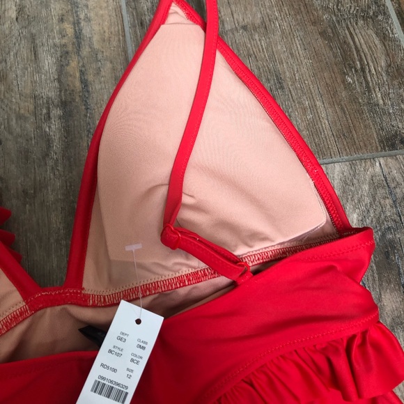 Ruffle plunge one-piece - Picture 3 of 6